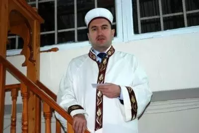 Cuma Hutbesi 3 Dilde Okundu