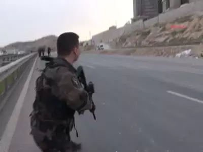 Şanlıurfa'da Bombalı Saldırı; 2 Polis Yaralı Şanlıurfa'da Bombalı Saldırı; 2 Polis Yaralı