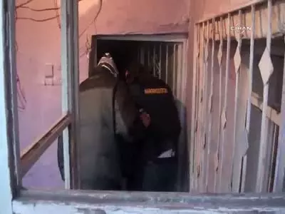 Ankara'da 300 Polisle Şafak Operasyonu Ankara'da 300 Polisle Şafak Operasyonu