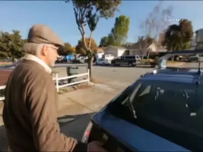 Bu Araba Kendi Kendine Gidiyor!