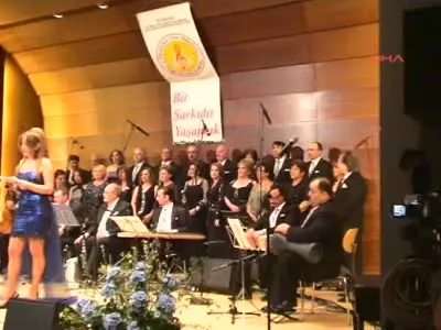 Hamburg'da 'Bir Şarkıdır Yaşamak Konseri' Hamburg'da 'Bir Şarkıdır Yaşamak Konseri'