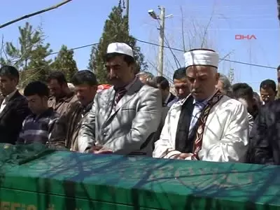 Nevşehir2 Ankara'da Zehirlenen 5 Kişi Nevşehir'de Toprağa Verildi Nevşehir2 Ankara'da Zehirlenen 5 Kişi Nevşehir'de Toprağa Verildi