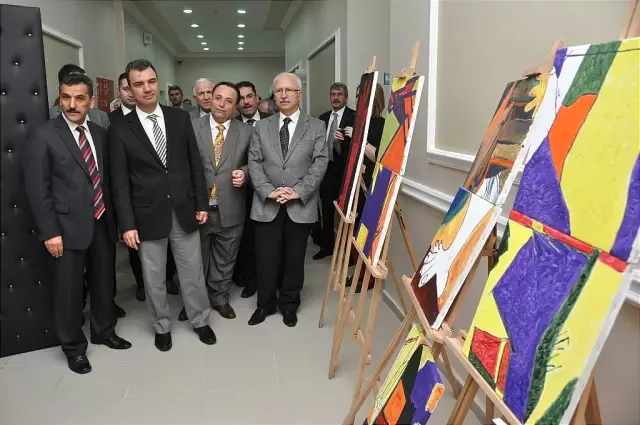Eyüp'teki Okullara Yeni Konferans Salonu