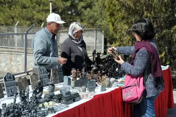Hattusas Tan Frigya Ya Hediyelik Esya Ticareti Antalya