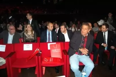 Başbakan Erdoğan'a 'Halkla En İyi İletişim Kuran Devlet Adamı' Ödülü Başbakan Erdoğan'a 'Halkla En İyi İletişim Kuran Devlet Adamı' Ödülü