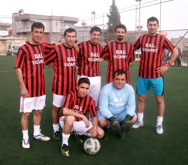 Araban'da Polis Halı Saha Futbol Turnuvası Düzenledi Araban'da Polis Halı Saha Futbol Turnuvası Düzenledi