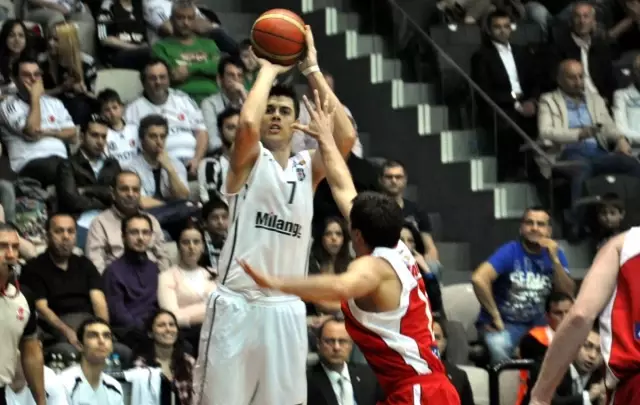 Beşiktaş Milangaz, Tofaş'ı Uzatmada 81 - 78 Mağlup Etti Beşiktaş Milangaz, Tofaş'ı Uzatmada 81 - 78 Mağlup Etti