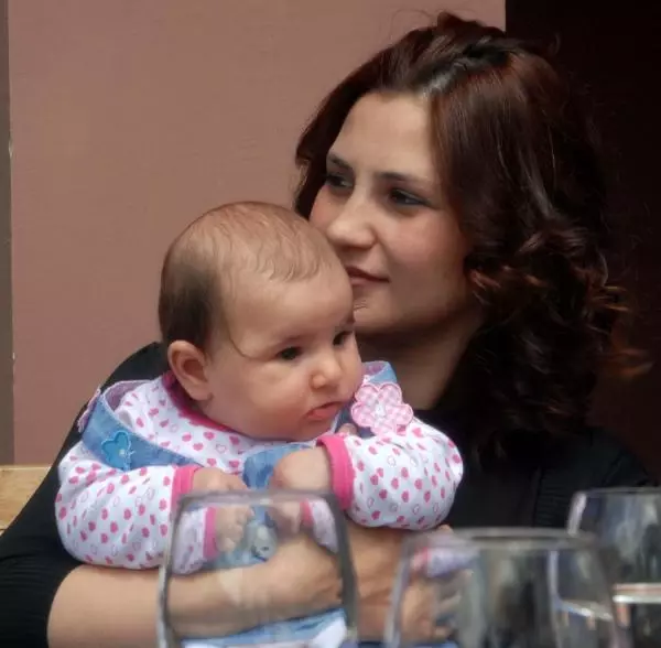 �Dostlarla Devri Alem� Turunun Meyvesi �Derin� Bebek