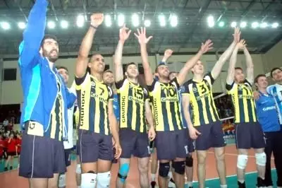 Galatasaray Yurtiçi Kargo'yu 3-0 Yenen Fenerbahçe Finalde