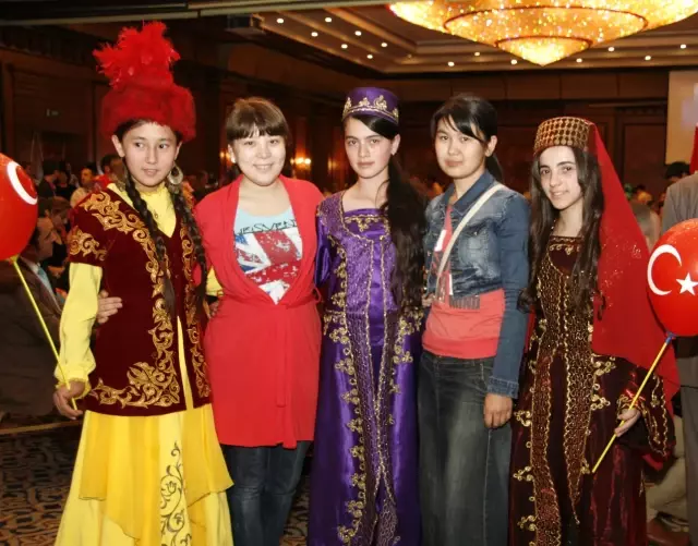 Kazakistan'da 23 Nisan Coşkusu Kazakistan'da 23 Nisan Coşkusu