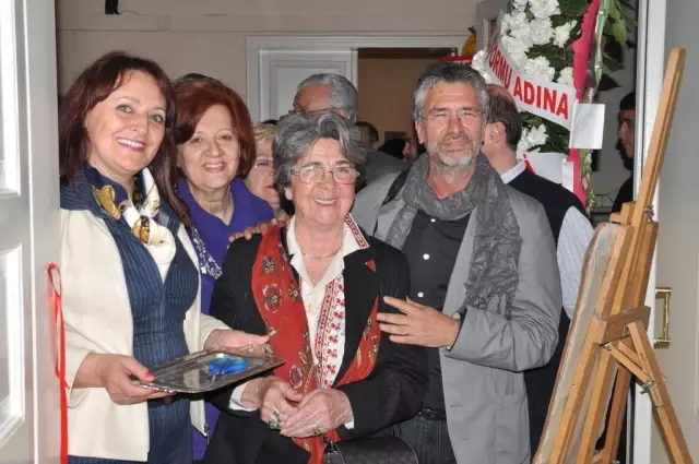 Ressam Kasap, İstanbul'da 'Efe Kadınlarımız' Resim Sergisi Açtı Ressam Kasap, İstanbul'da 'Efe Kadınlarımız' Resim Sergisi Açtı