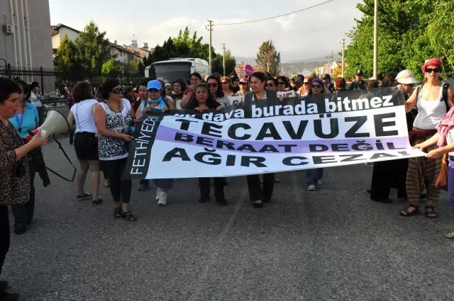 Toplu Tecavüze Toplu Beraat Toplu Tecavüze Toplu Beraat