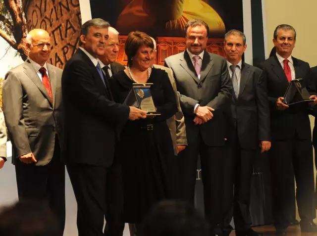 Gül: Cumhurbaşkanları Türkiye'ye Koşarak Geliyorlar