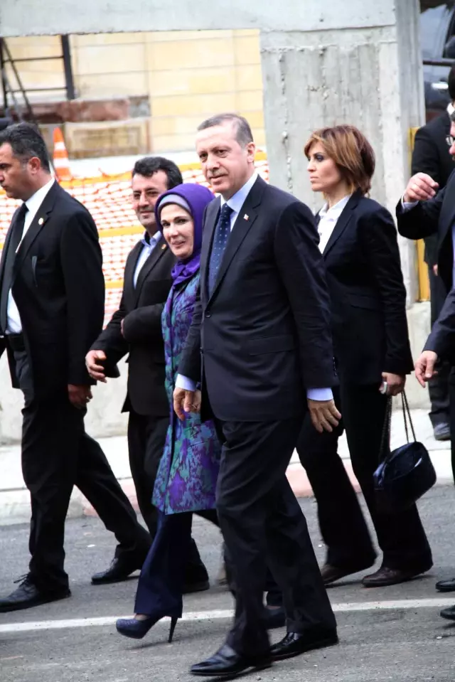 Başbakan�dan Önce Cami, Sonra Ev Ziyareti Haberler