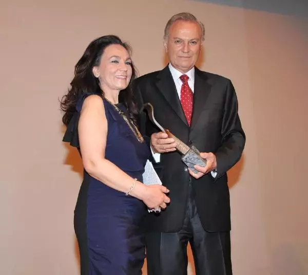 Ediz Hun ile Selma Güneri�ye Sinema Onur Ödülü Haberler
