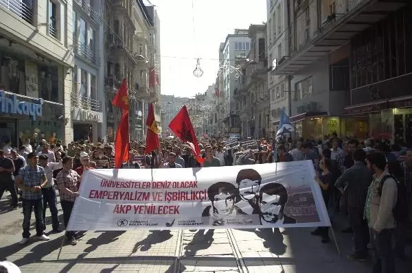 Deniz Gezmiş ve Arkadaşları İçin Dolmabahçe'ye Yürüdüler Deniz Gezmiş ve Arkadaşları İçin Dolmabahçe'ye Yürüdüler