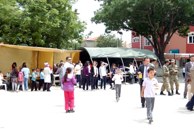Malkara Mehmet Akif Ersoy İlköğretim Okul Aile Birliği Kermes Düzenledi