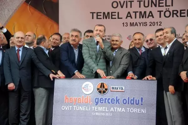 Erdoğan, Ovit Dağı Tüneli'nin Temeli Attı, 'Biz Kılıçdaroğlu'nun da Hizmetkarıyız' Dedi Erdoğan, Ovit Dağı Tüneli'nin Temeli Attı, 'Biz Kılıçdaroğlu'nun da Hizmetkarıyız' Dedi