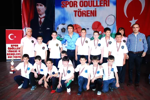 Sapanca 2011-2012 Öğretim Yılı Spor Ödülleri Töreni Yapıldı - Haberler