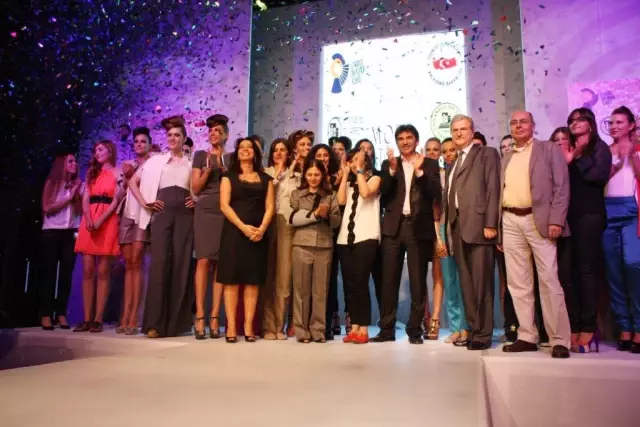 İstanbul Moda Atölyesi Tasarımları Görücüye Çıktı İstanbul Moda Atölyesi Tasarımları Görücüye Çıktı