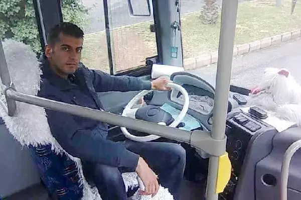 Ayrıldığı Sevgilisini Adliye Önünde Öldürdüğü Tabanca ile Önce Deneme Atışı Yapmış Ayrıldığı Sevgilisini Adliye Önünde Öldürdüğü Tabanca ile Önce Deneme Atışı Yapmış