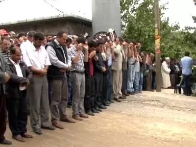 Yıldırım Kurbanı Kardeşler Toprağa Verildi