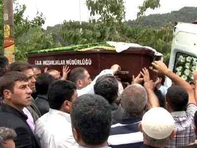 Yıldırım Kurbanı Kardeşler Toprağa Verildi