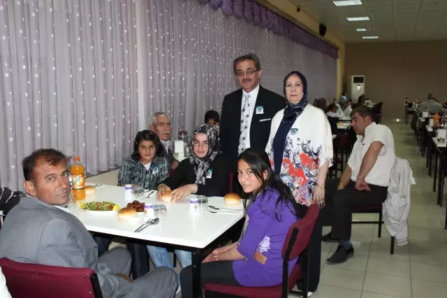 Diyaliz Hastaları Moral Yemeğinde Bir Araya Geldi