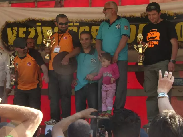 Offroad Tutkunları Kunduz'da Bir Araya Geldi Offroad Tutkunları Kunduz'da Bir Araya Geldi