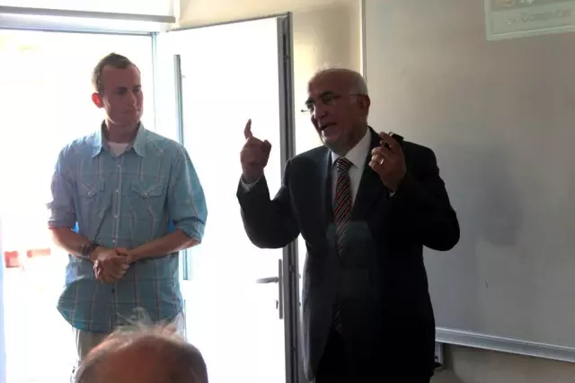 'İşitme Engelliler İletişim Merkezi' Açıldı 'İşitme Engelliler İletişim Merkezi' Açıldı