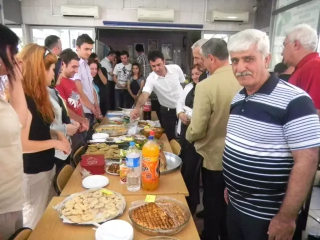 Engellı Öğrencilerden Kermes Engellı Öğrencilerden Kermes