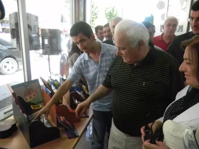 Engellı Öğrencilerden Kermes Engellı Öğrencilerden Kermes