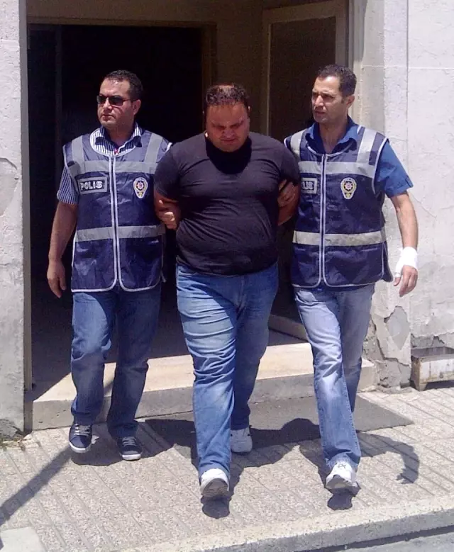 Ev Arkadaşlarını Dolandırdı Antalya