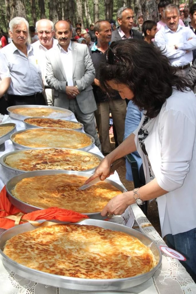Safranbolu'da &quot;Çullu Börek Şenliği&quot; Düzenledi Haberler