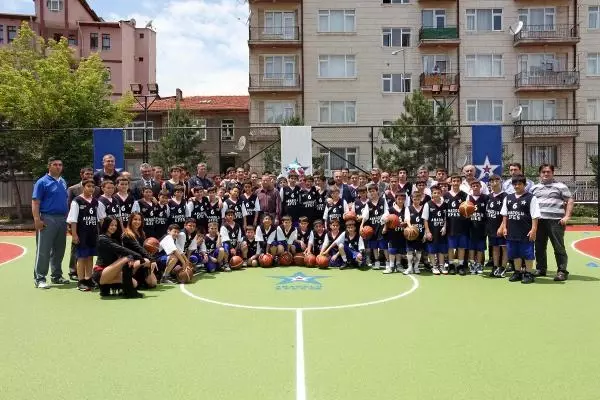 Anadolu Efes Ilk Sahasini Kastamonu Da Acti Spor