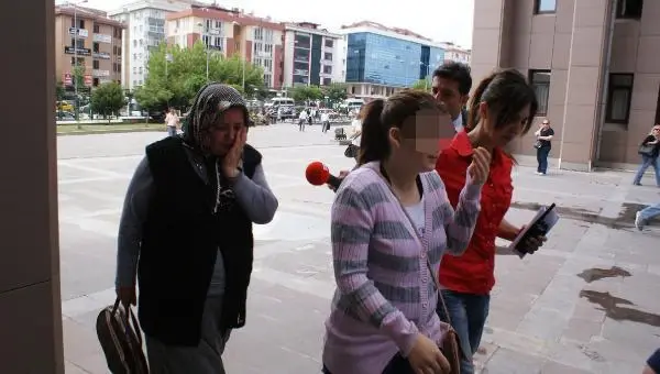 Kaldırımda Doğurdu, Arkasını Dönüp Kaçtı