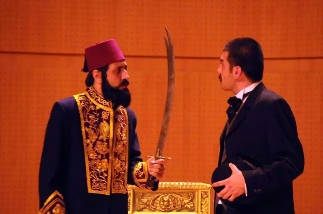 Şehzadeleri Duygulandıran Tiyatro