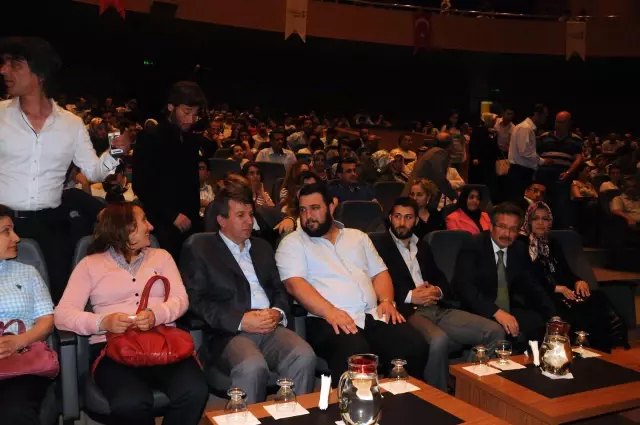Şehzadeleri Duygulandıran Tiyatro