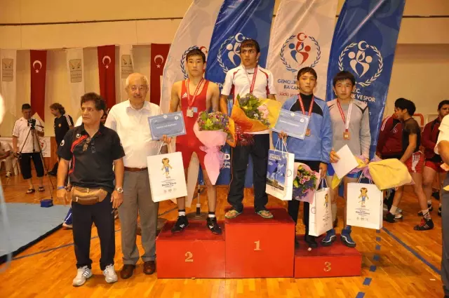 15. Uluslar Arası Yıldızlar Zafer Güreş Turnuvası Sona Erdi 15. Uluslar Arası Yıldızlar Zafer Güreş Turnuvası Sona Erdi