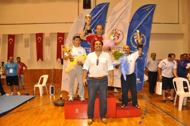 15. Uluslar Arası Yıldızlar Zafer Güreş Turnuvası Sona Erdi 15. Uluslar Arası Yıldızlar Zafer Güreş Turnuvası Sona Erdi