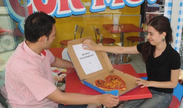 Kalpli Pizzayla Evlenme Teklifi Haberler