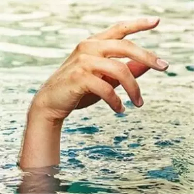 19 Yaşındaki Genç Denizde Boğuldu