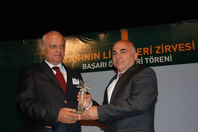 Yılın En İyi Rektörü İbicioğlu