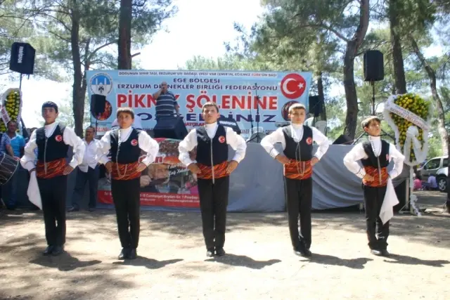 Dadaşlar İzmir'de Coştu