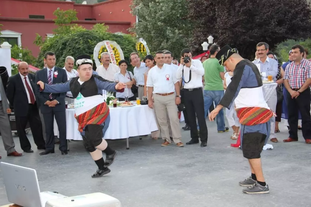 Alya Ajans Ve Manisainternethaber In Tanitim Kokteyli Manisa