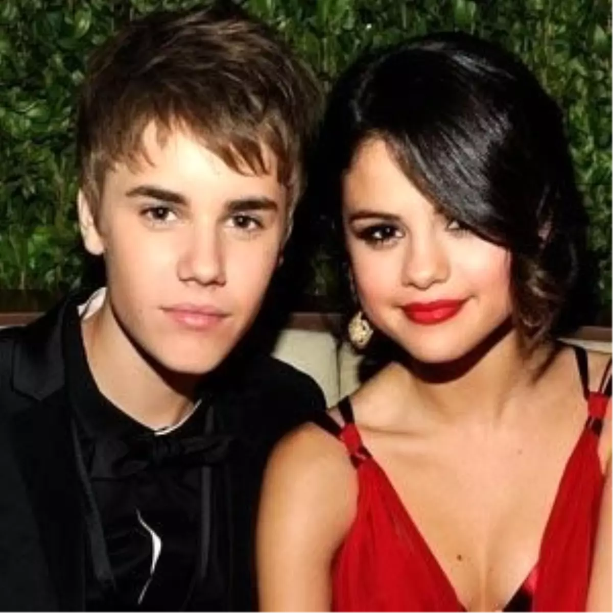 Kanadalı şarkıcı Justin Bieber (18) ile ABD&apos;li oyuncu <b>Selena</b> <b>Gomez</b>&apo...