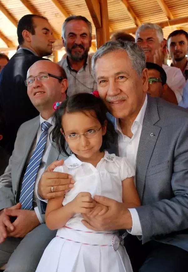 Başbakan Yardımcısı Arınç: Türkiye Artık Özgür Başbakan Yardımcısı Arınç: Türkiye Artık Özgür