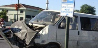 Konya'da Trafik Kazası: 17 Yaralı