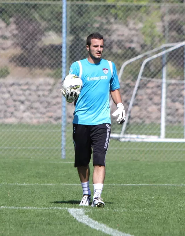 Manisaspor İhsan Poyraz'ı Renklerine Bağladı