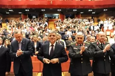 Gül ve Erdoğan Harp Akademileri Mezuniyet Törenine Katıldı Gül ve Erdoğan Harp Akademileri Mezuniyet Törenine Katıldı